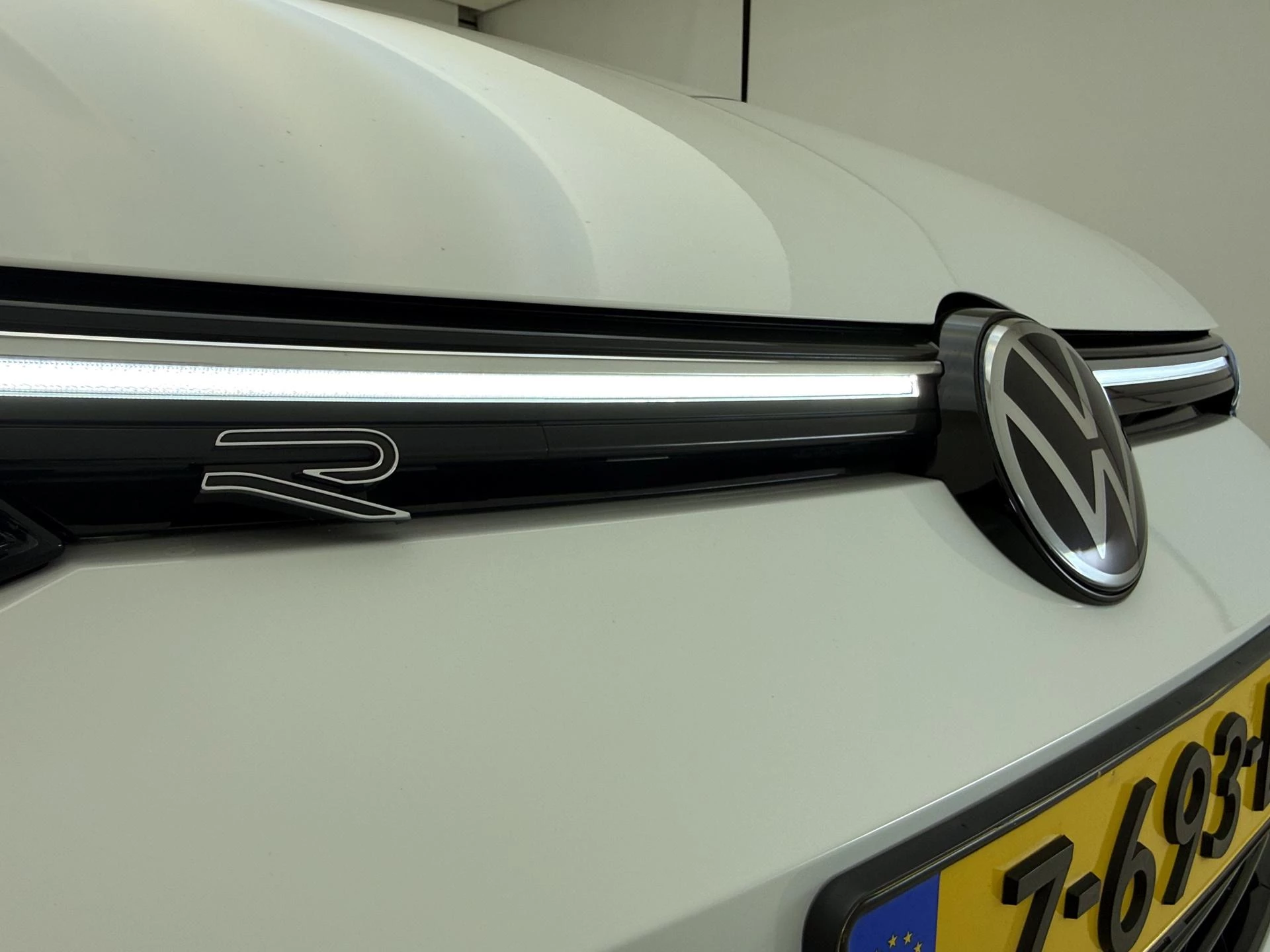 Volkswagen-Golf-image-31