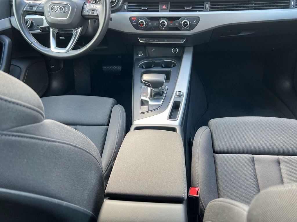 Audi A4 Avant 40 TFSI S tronic *Navi*