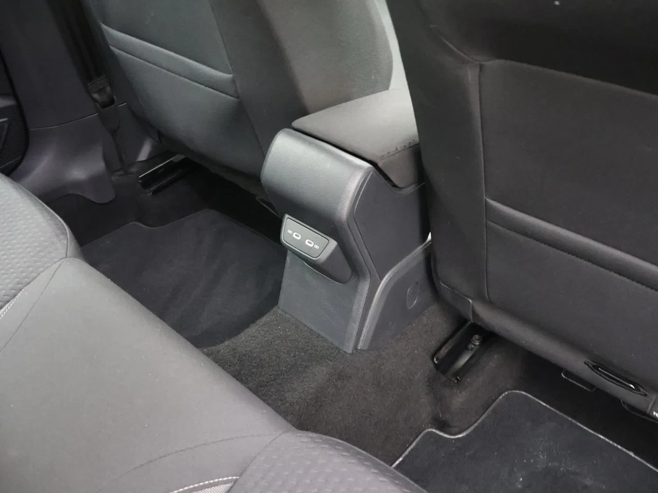 Volkswagen Taigo Taigo Life Business 1.0TSI 110PK *VIRTUAL COCKPIT*NAVI*CAMERA*ACC*PDC*APP-CONNECT*AIRCO*...*