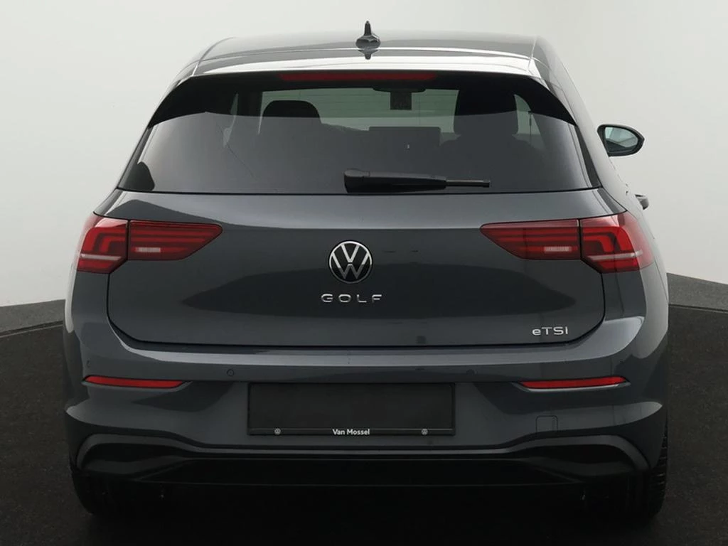 Volkswagen Golf VIII Golf Life Business 1.5 eTSI 85 kW (116 pk) DSG // DEMO