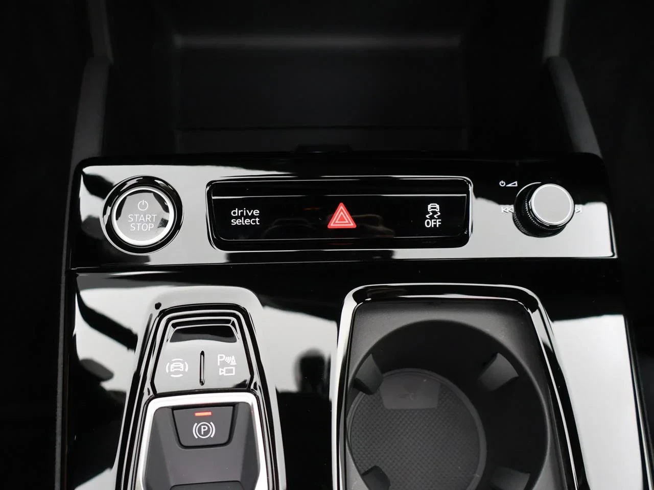 Audi-Q6 e-tron-image-7
