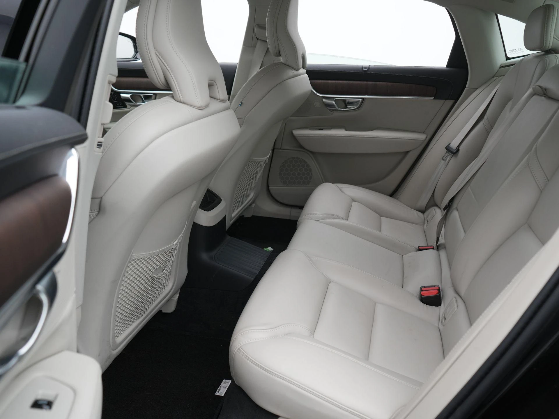 Volvo-S90-image-9