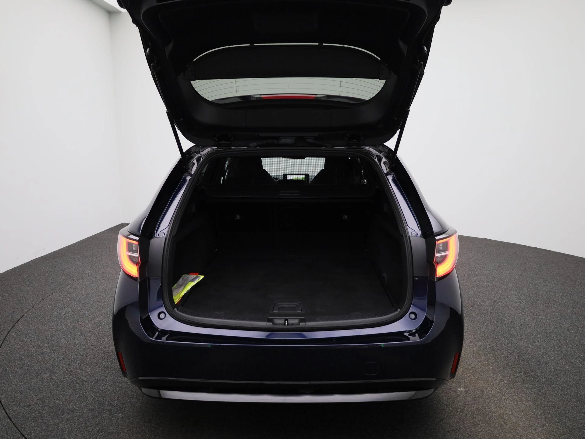 Toyota-Corolla Touring Sports-image-10