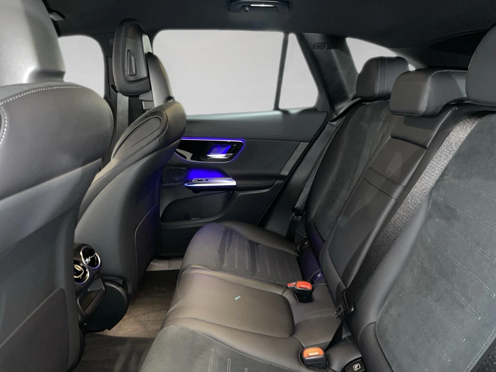 Mercedes-Benz-GLC-image-10