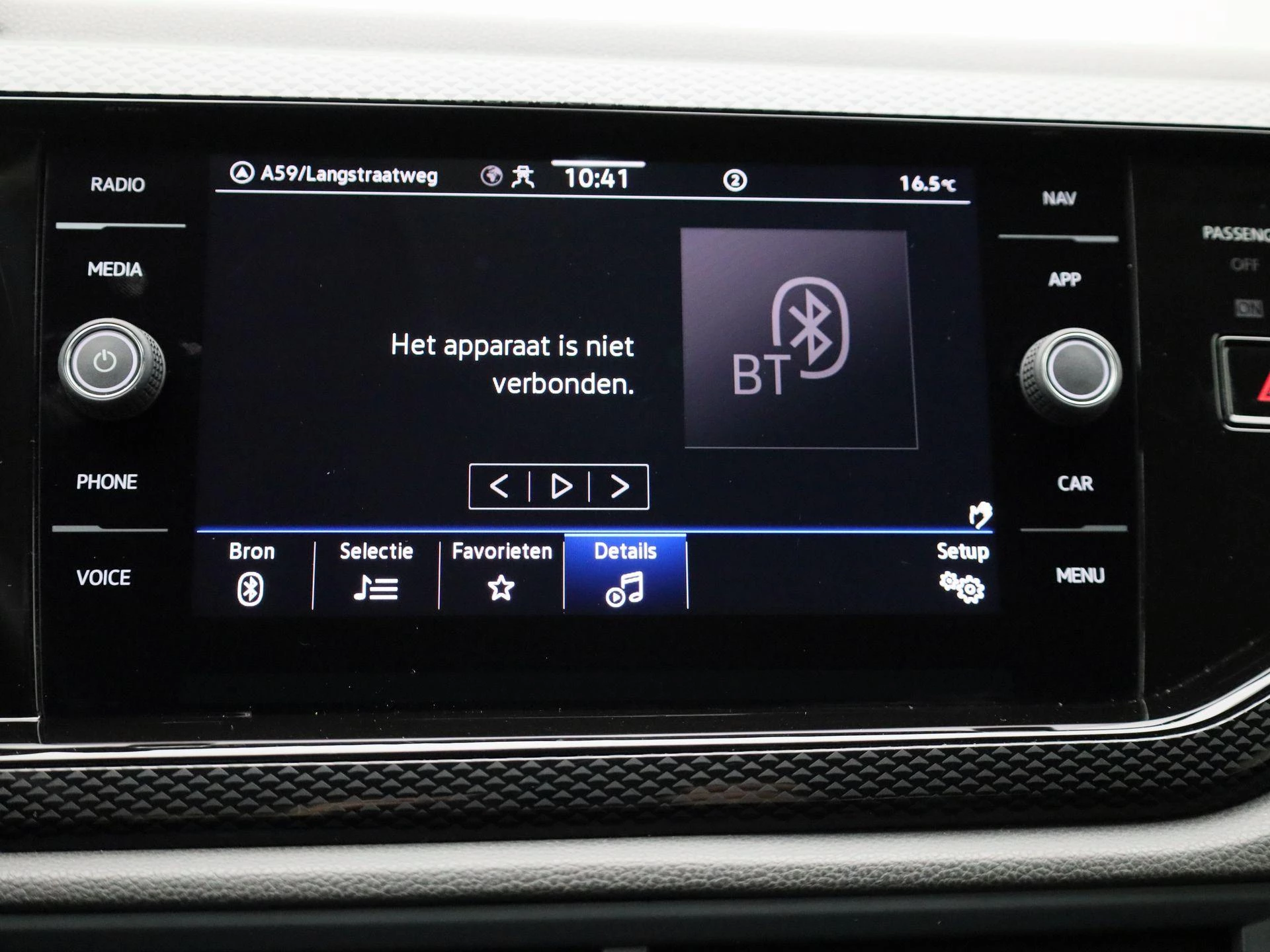 Volkswagen-Polo-image-16