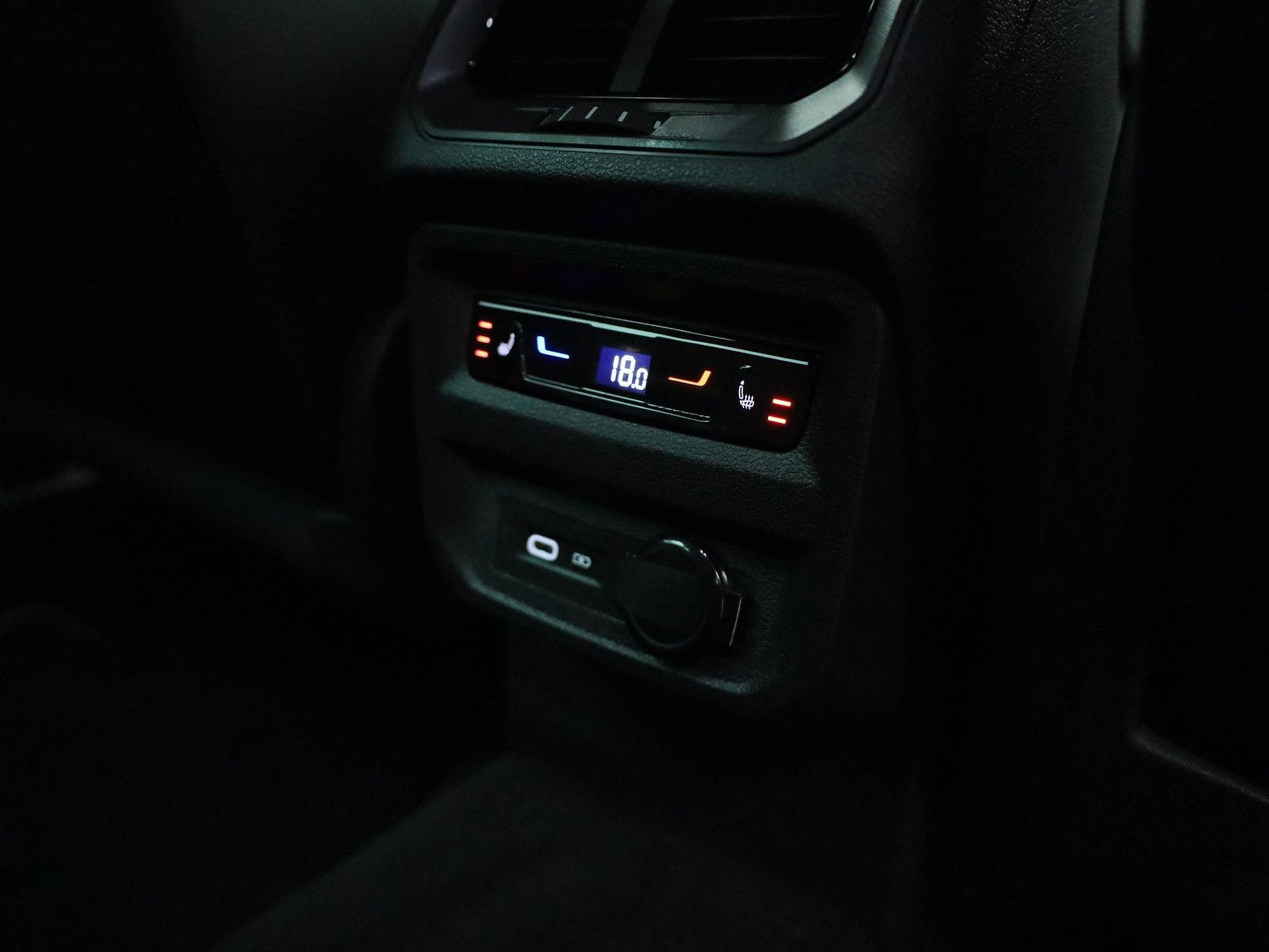 Volkswagen-Tiguan-image-40