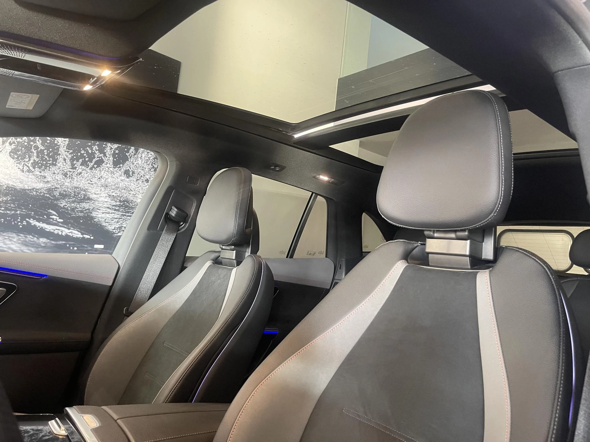 Mercedes-Benz-EQE-image-12