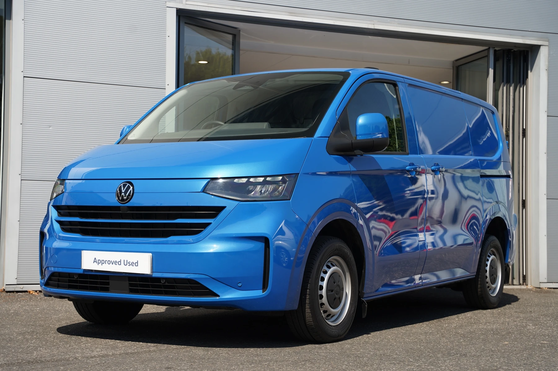 Volkswagen-Transporter-image-35