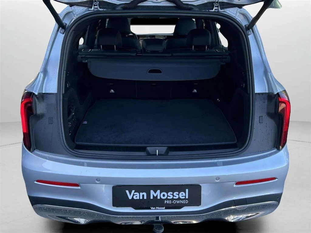 Mercedes-Benz-GLB-image-23
