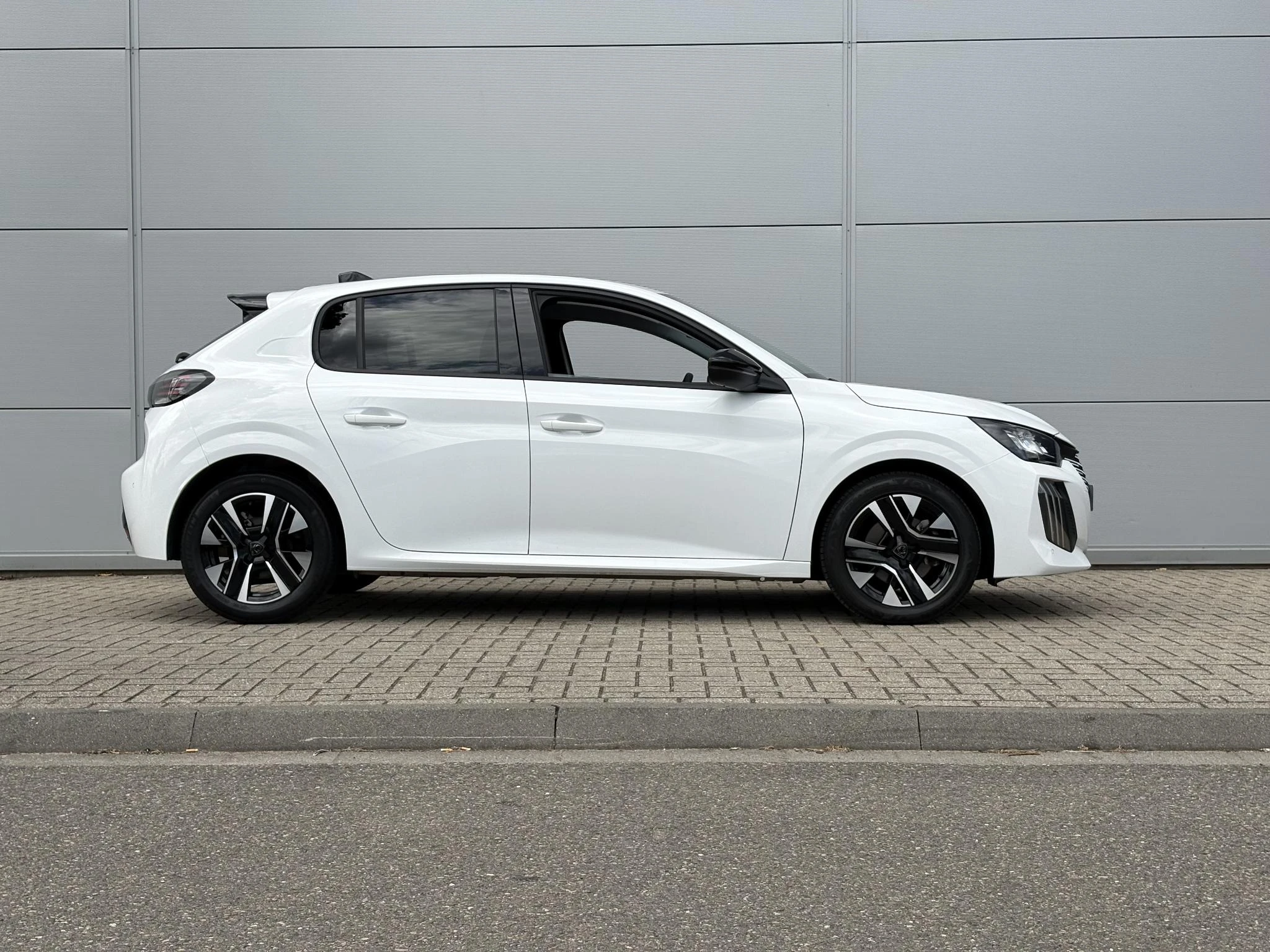 Peugeot-208-image-6