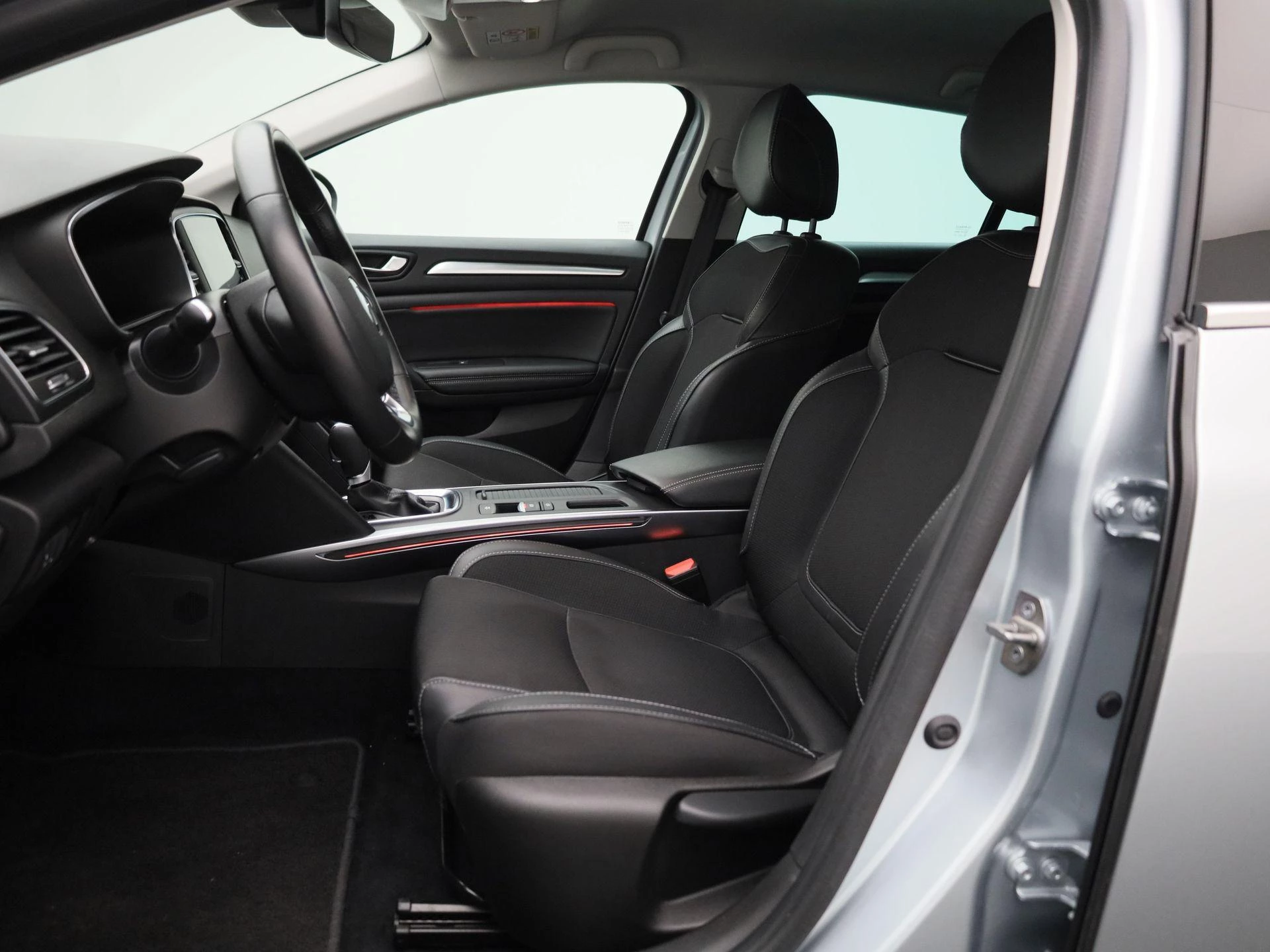 Renault-Mégane Estate-image-10