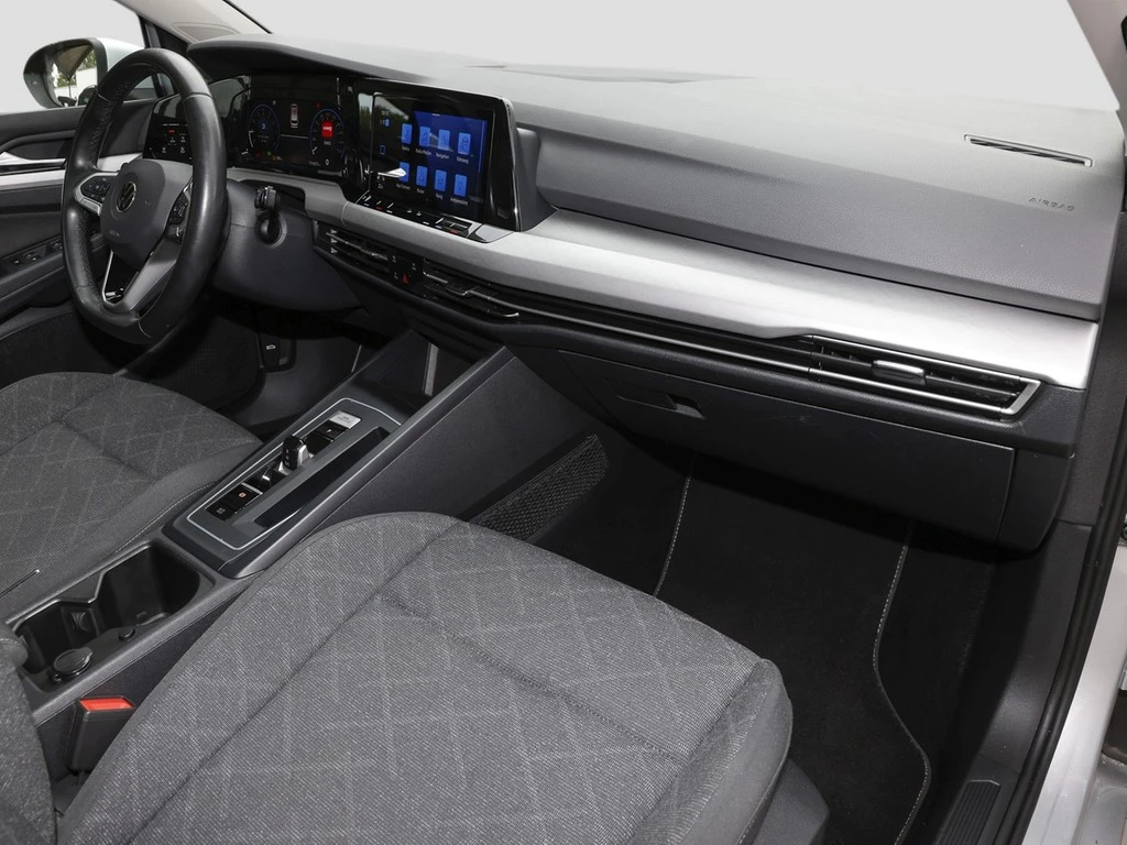 Volkswagen-Golf-image-7