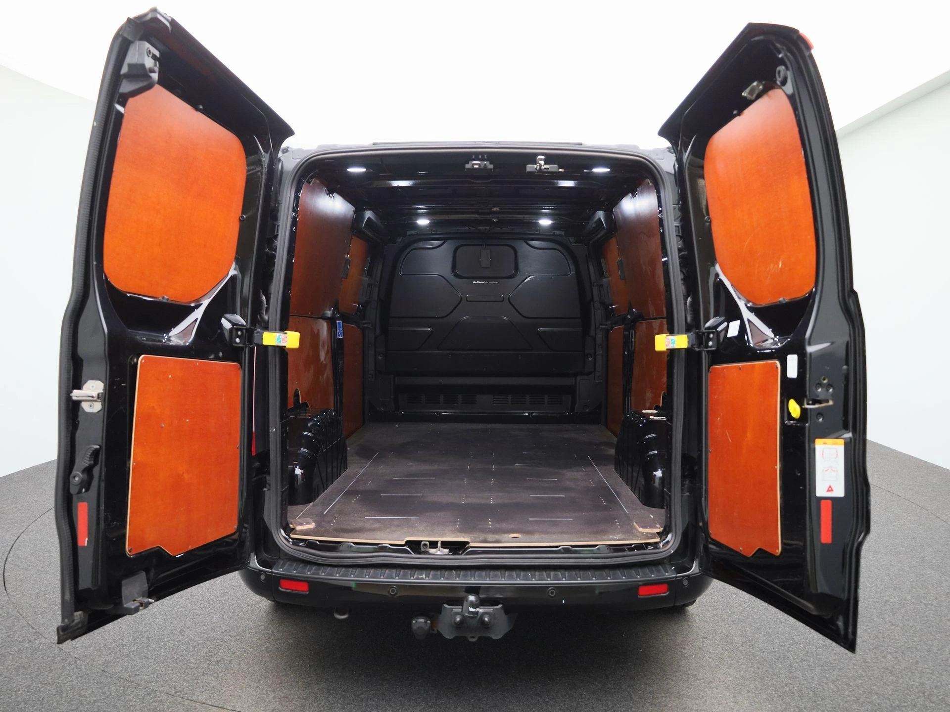 Ford-Transit Custom-image-11