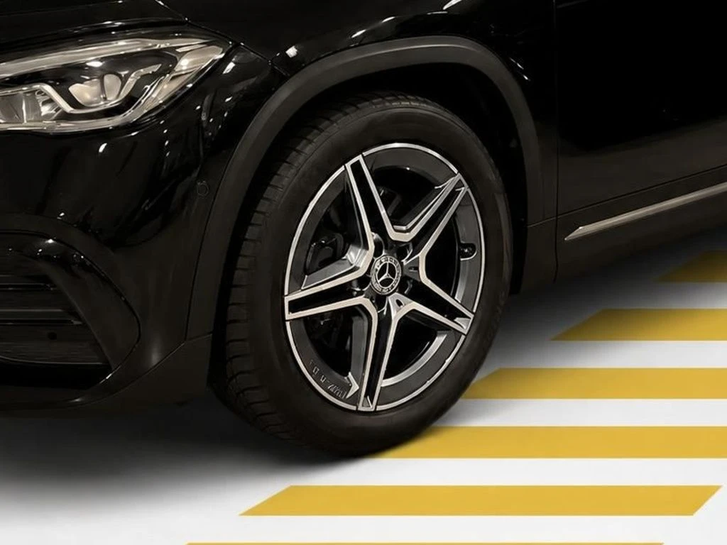 Mercedes-Benz-GLA 250-image-5