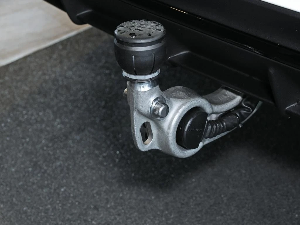 Mercedes-Benz-E-Klasse 220 d-image-17