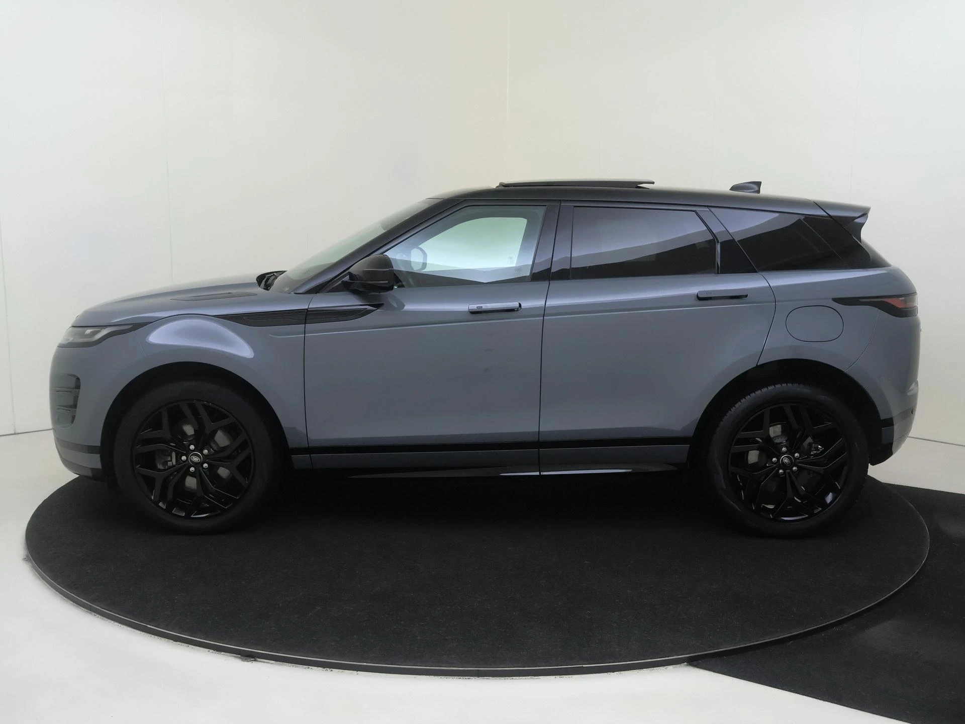 Land Rover-Range Rover Evoque-image-7