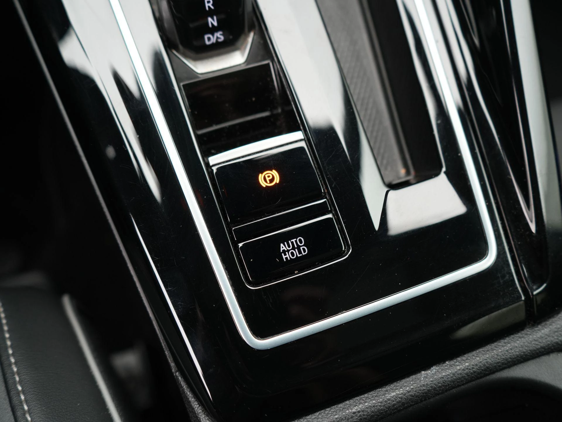 Volkswagen-Golf-image-30