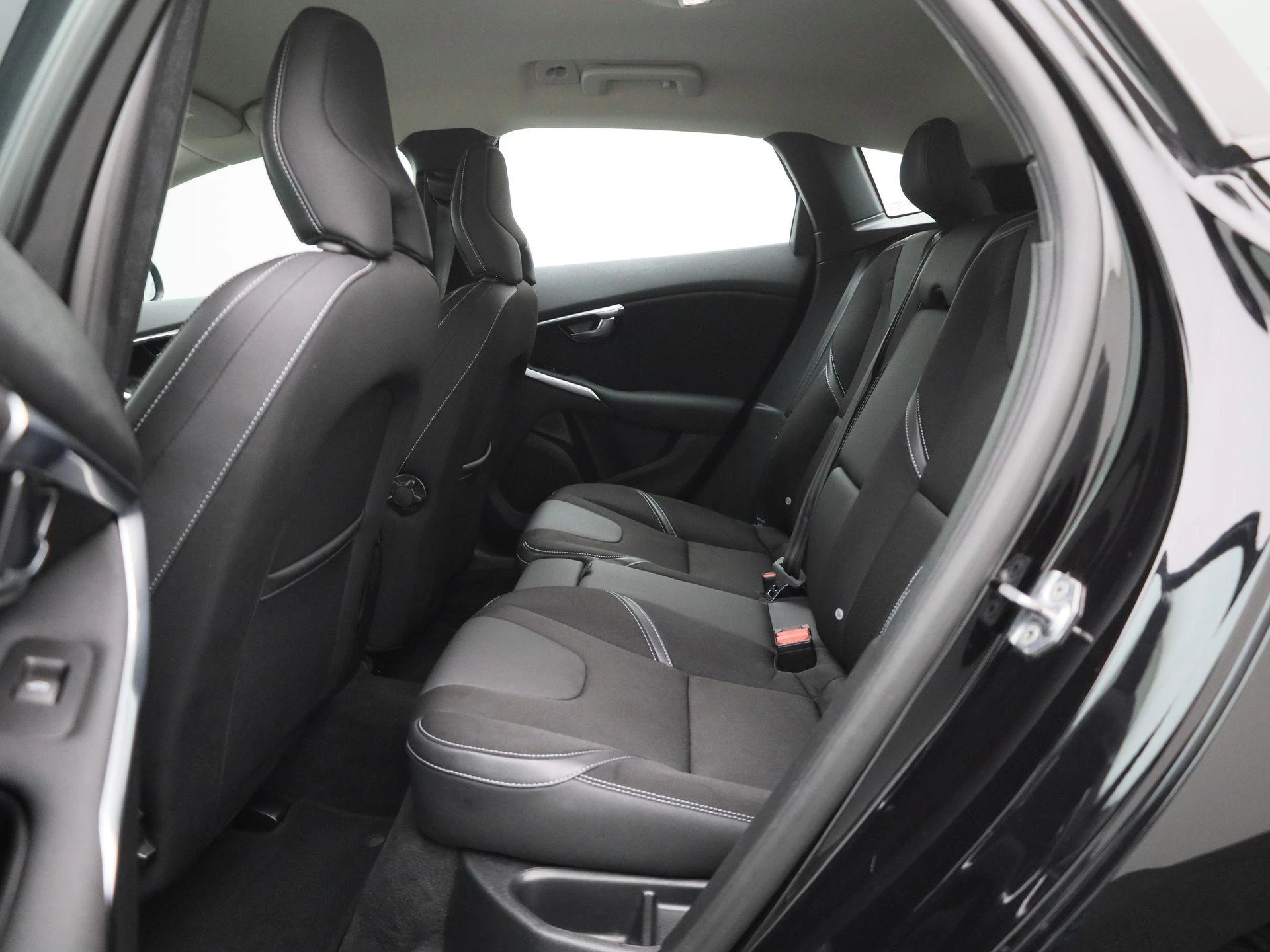 Volvo-V40-image-12