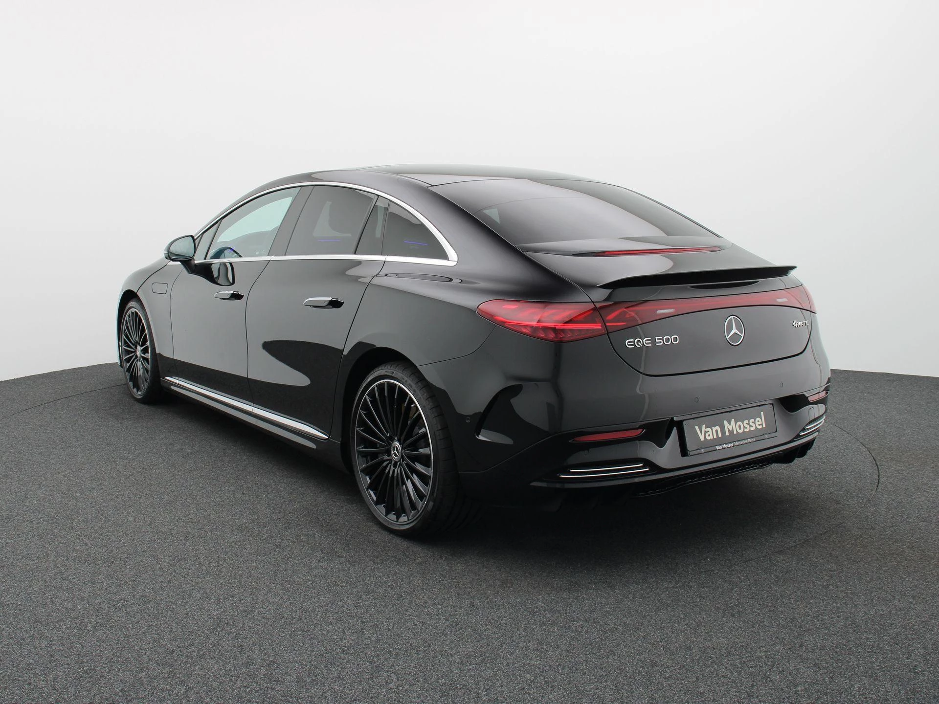 Mercedes-Benz-EQE-image-1