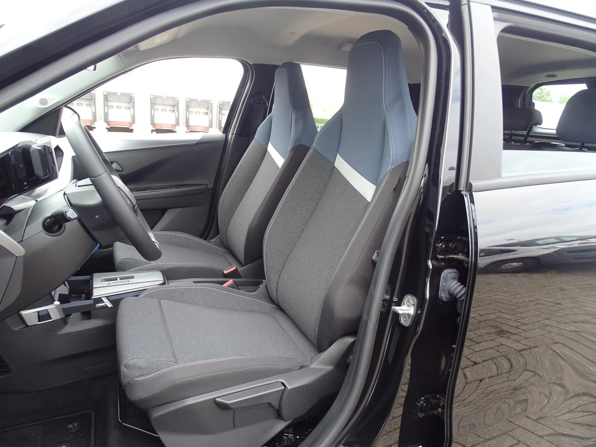 Opel-Frontera-image-10