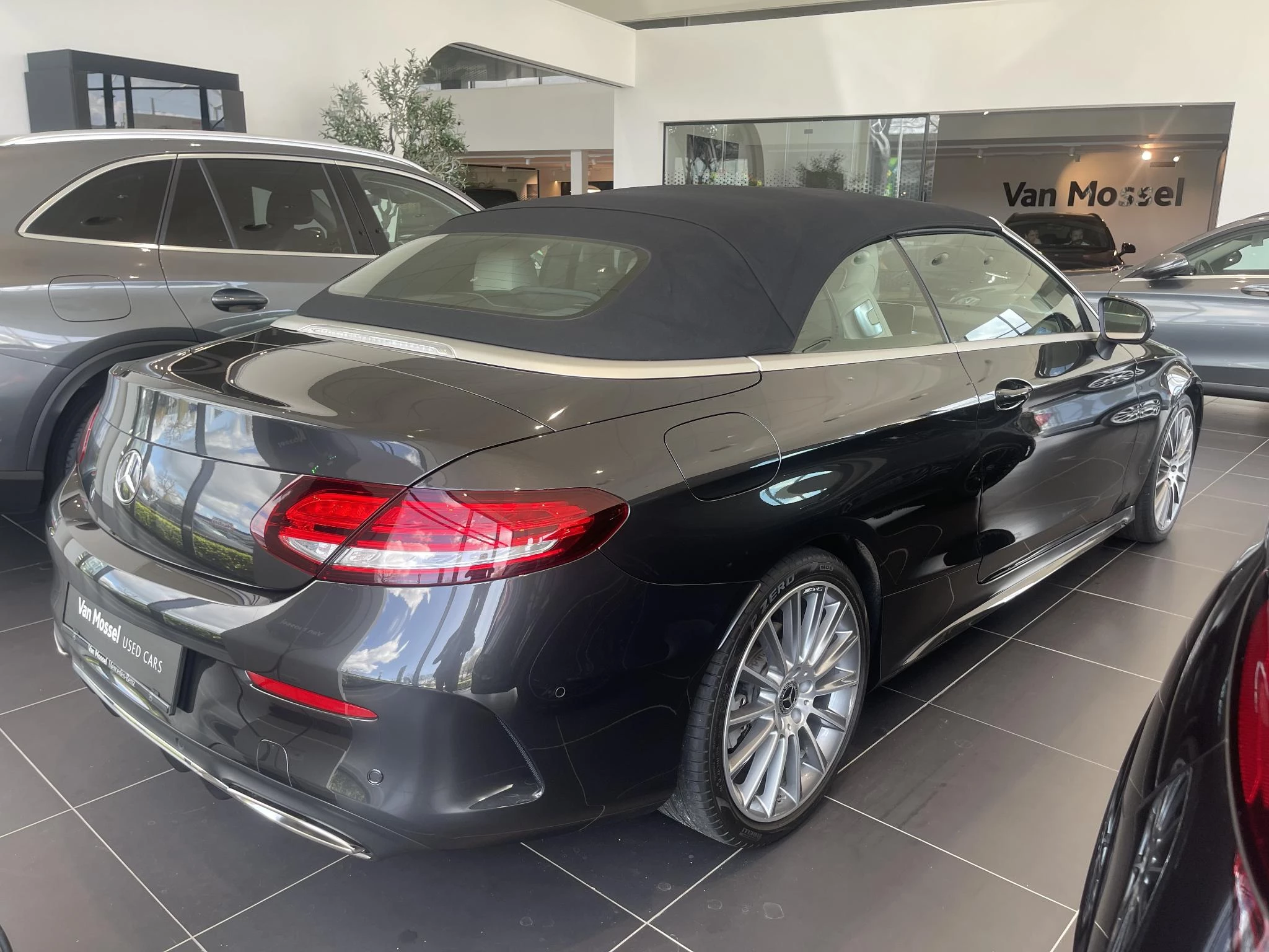 Mercedes-Benz Classe C 180 Cabriolet + AMG LINE + LEDER + CARPLAY +