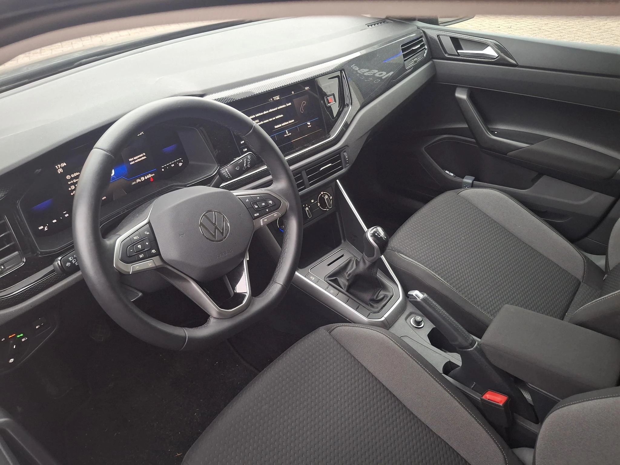 Volkswagen-Polo-image-6