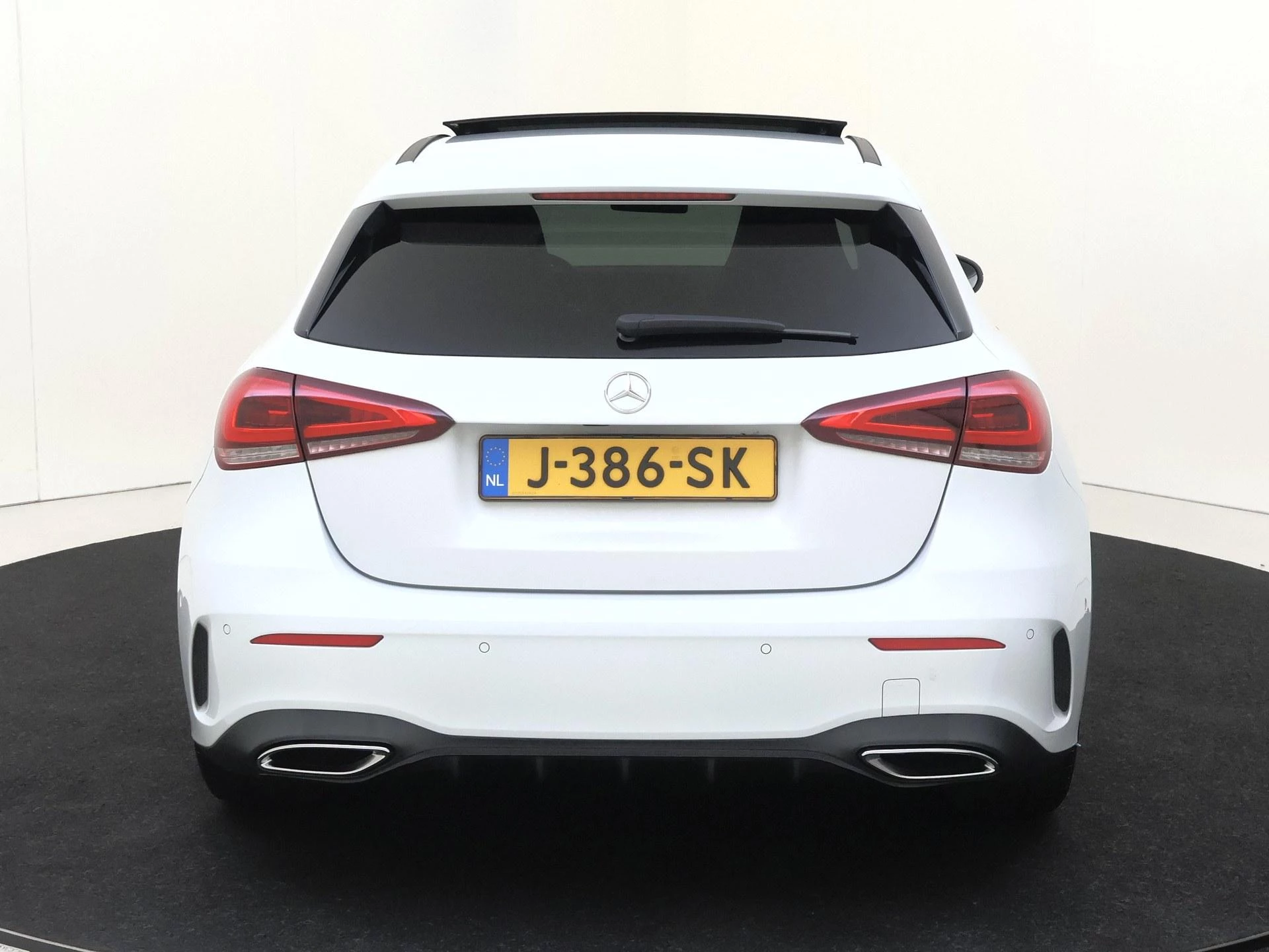 Mercedes-Benz-A-Klasse-image-3