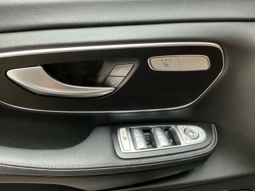 Mercedes-Benz-V-Klasse 300-image-15
