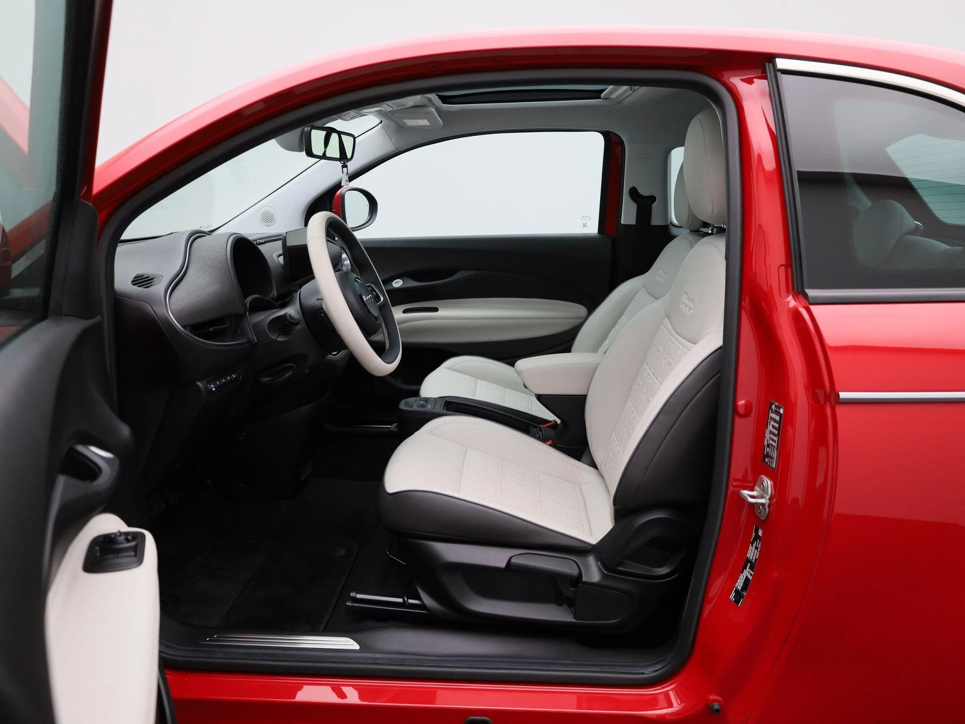 Fiat-500e-image-8