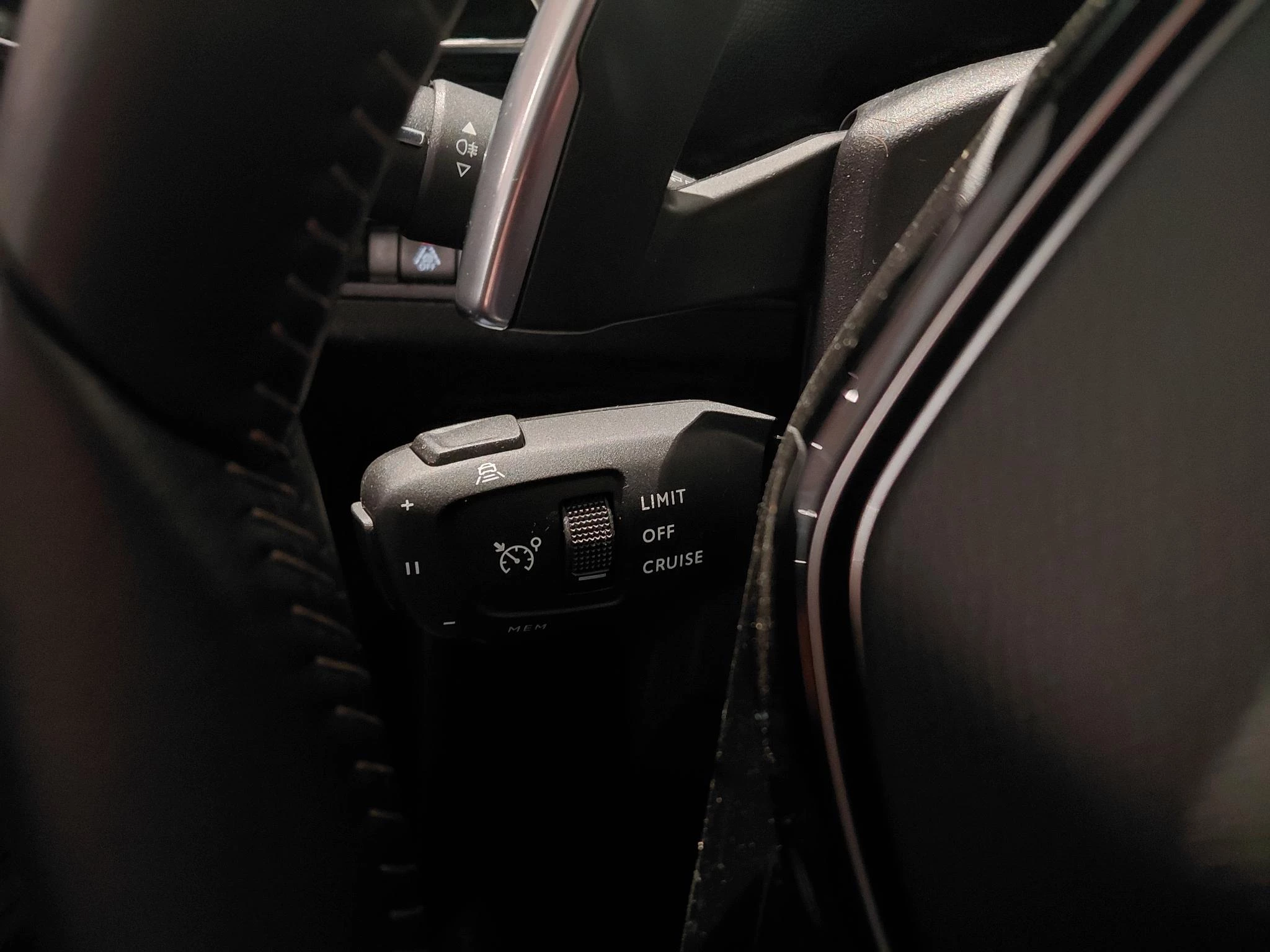 Peugeot 3008 1.6 HYbrid 225 Allure