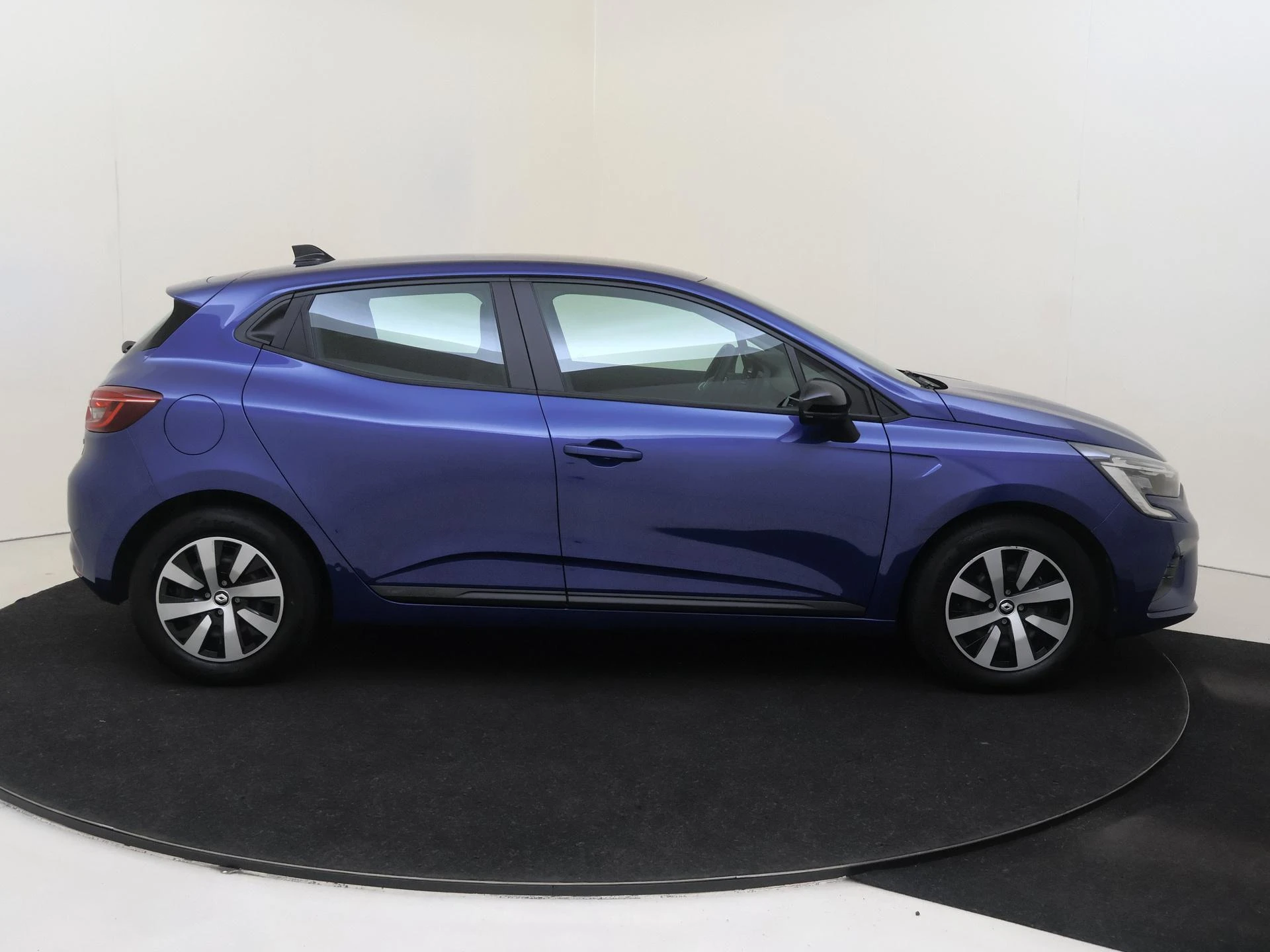 Renault-Clio-image-8