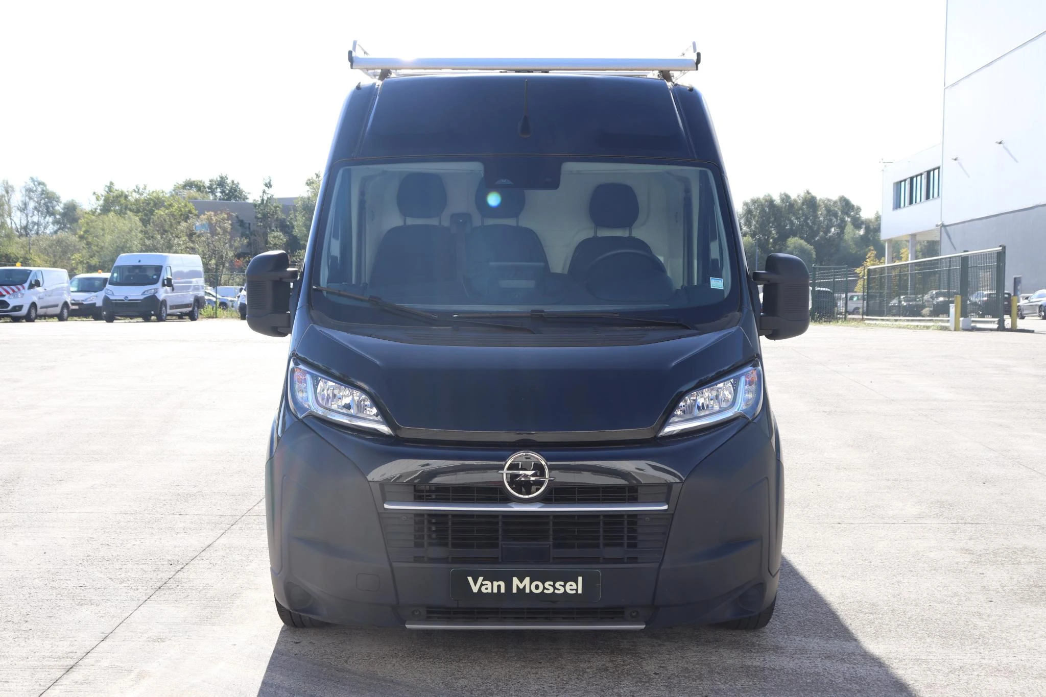 Opel-Movano-image-1