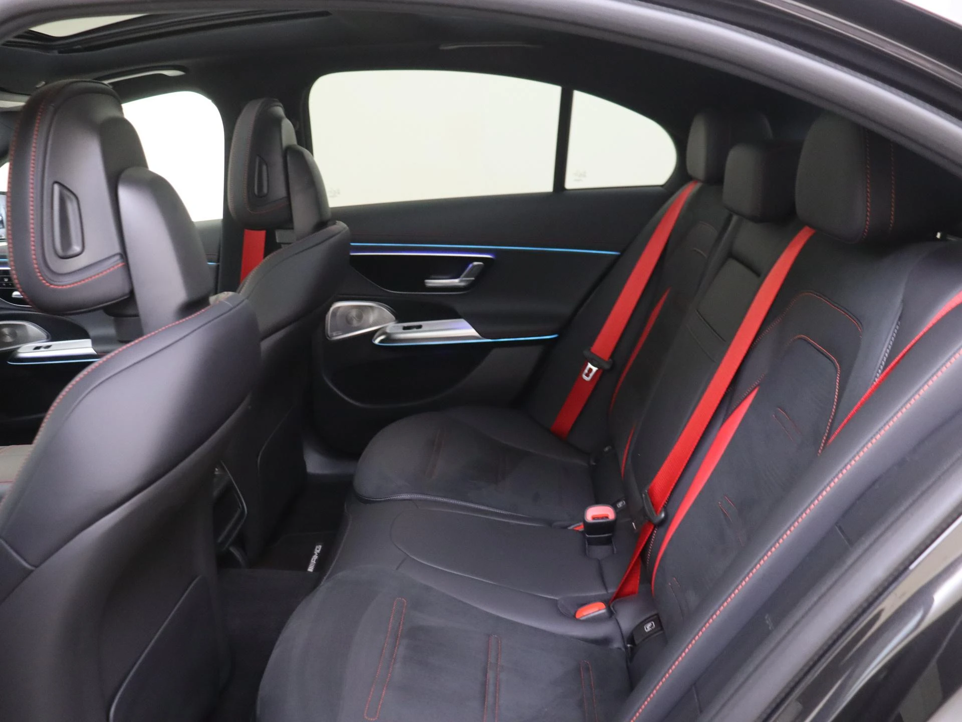 Mercedes-Benz-E-Klasse-image-19