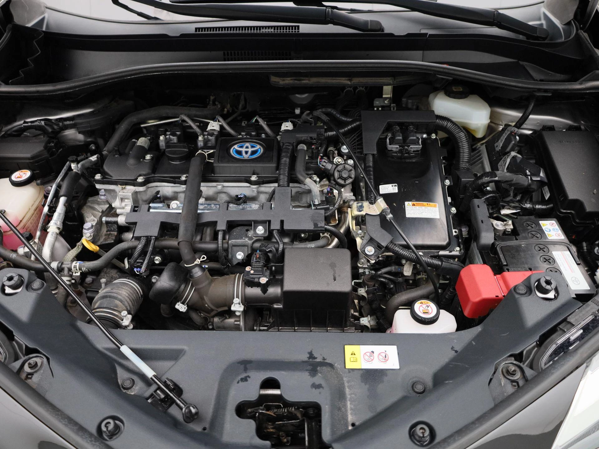 Toyota-C-HR-image-33