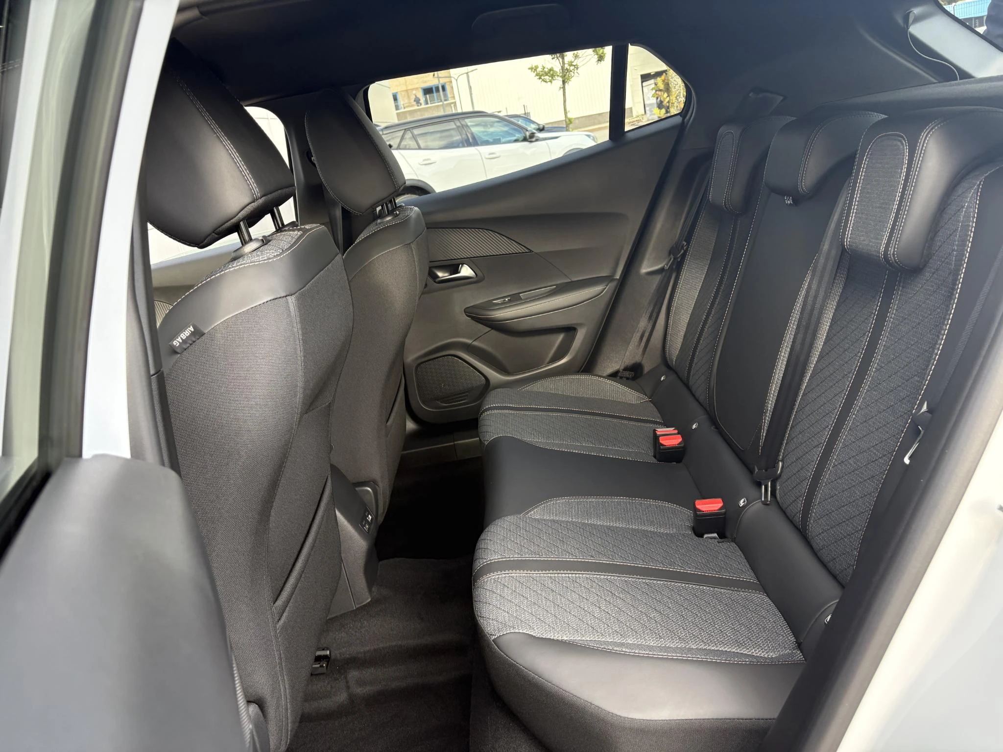 Peugeot-2008-image-11