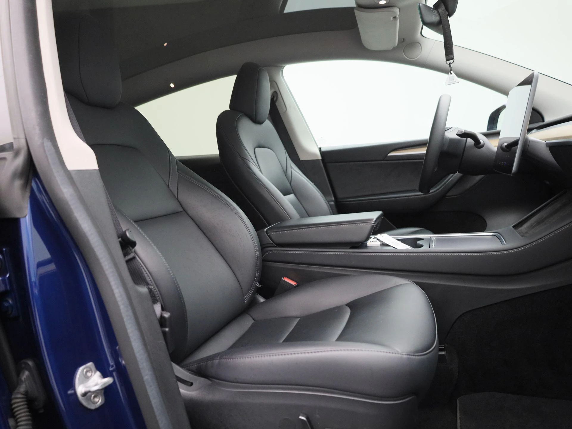 Tesla-Model Y-image-34
