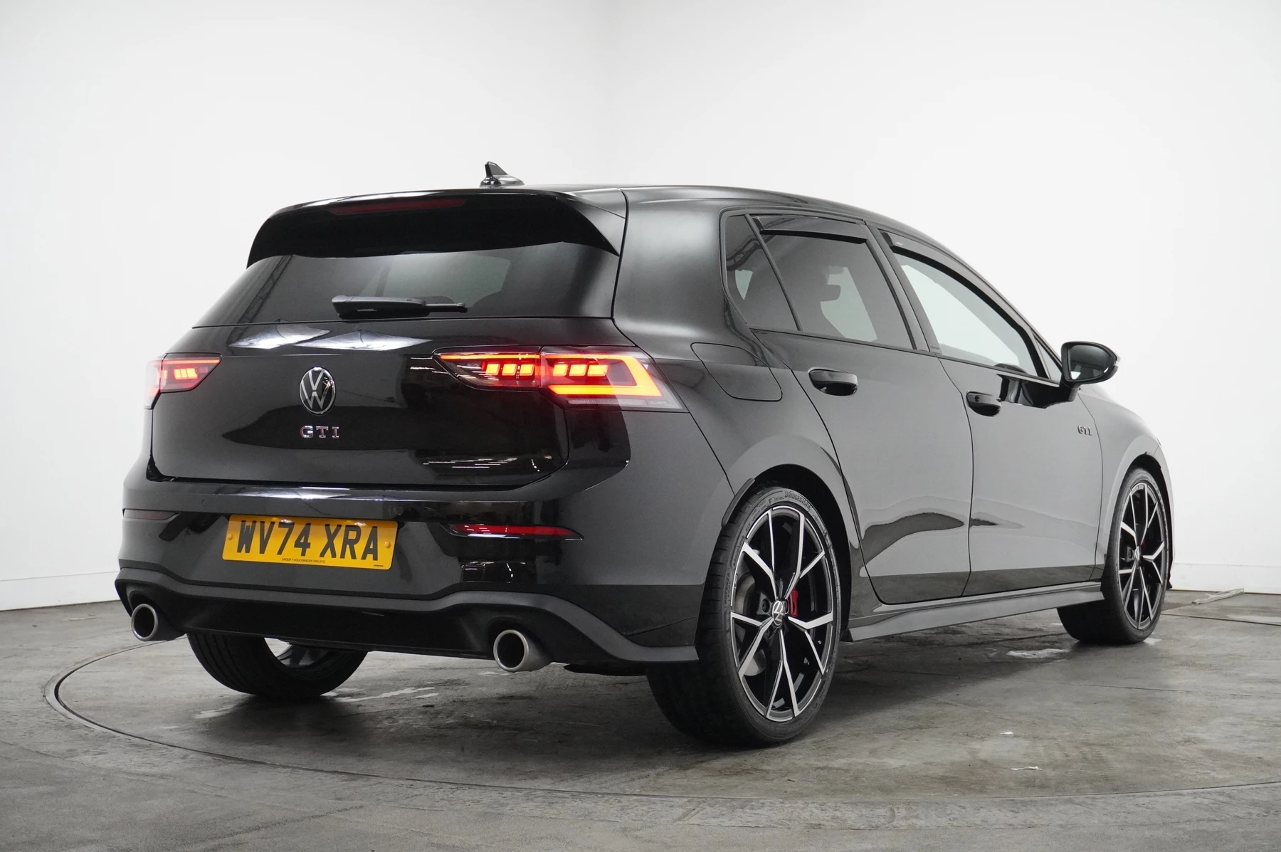 Volkswagen-Golf-image-12