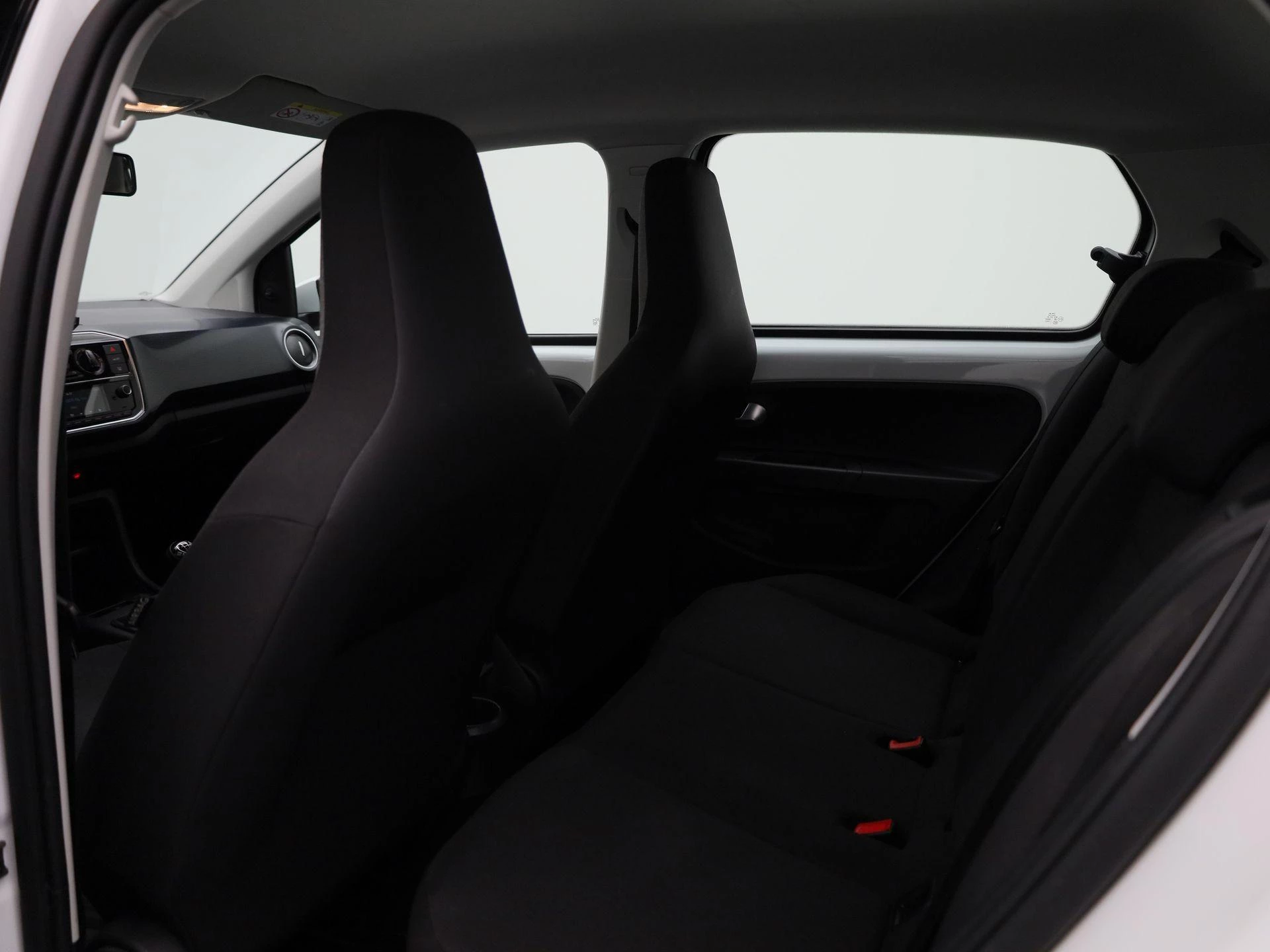 Volkswagen-up!-image-9