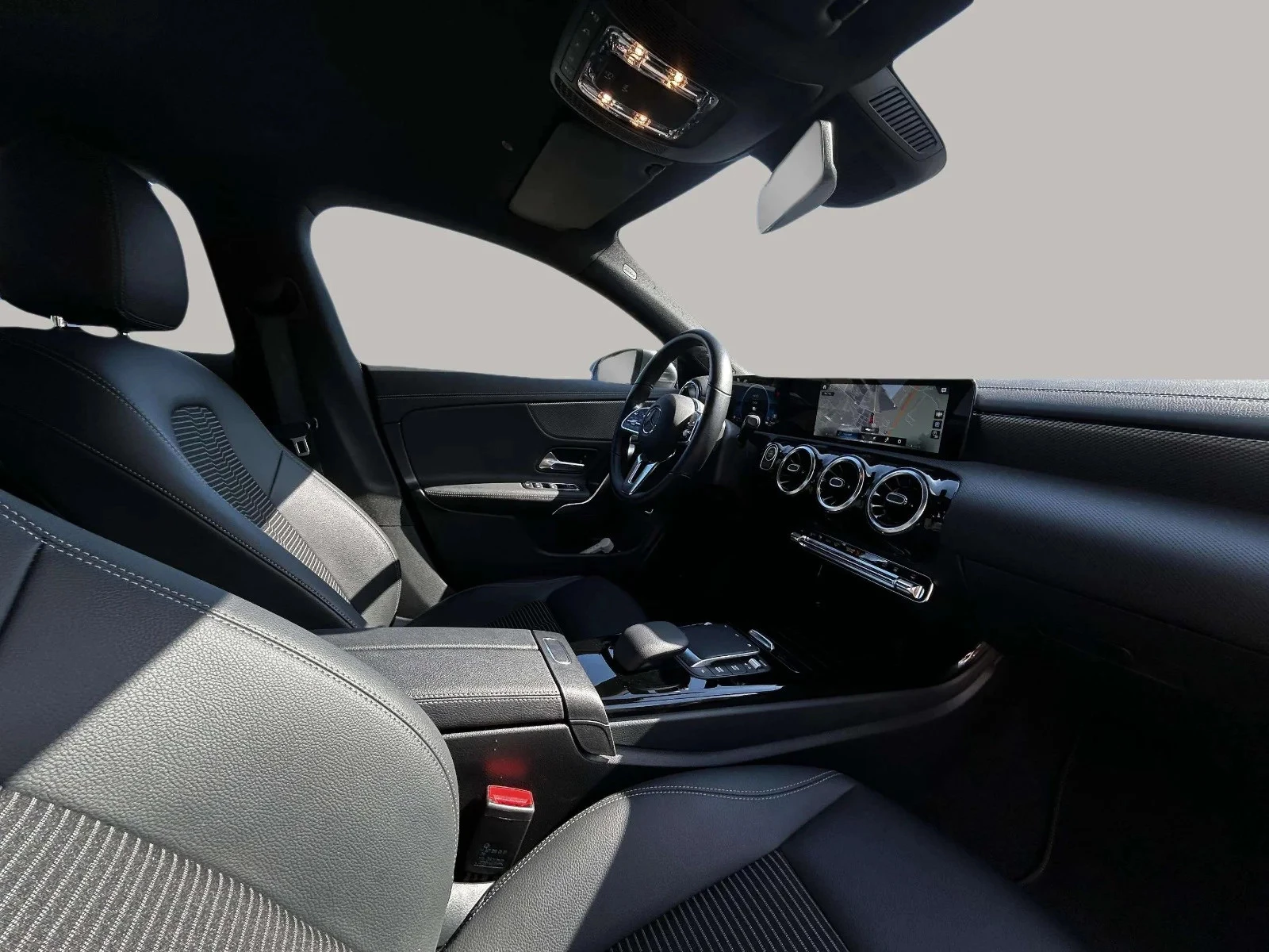 Mercedes-Benz-CLA-image-13