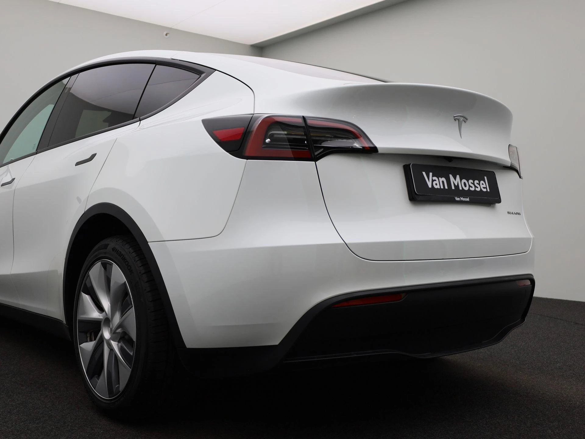 Tesla-Model Y-image-45