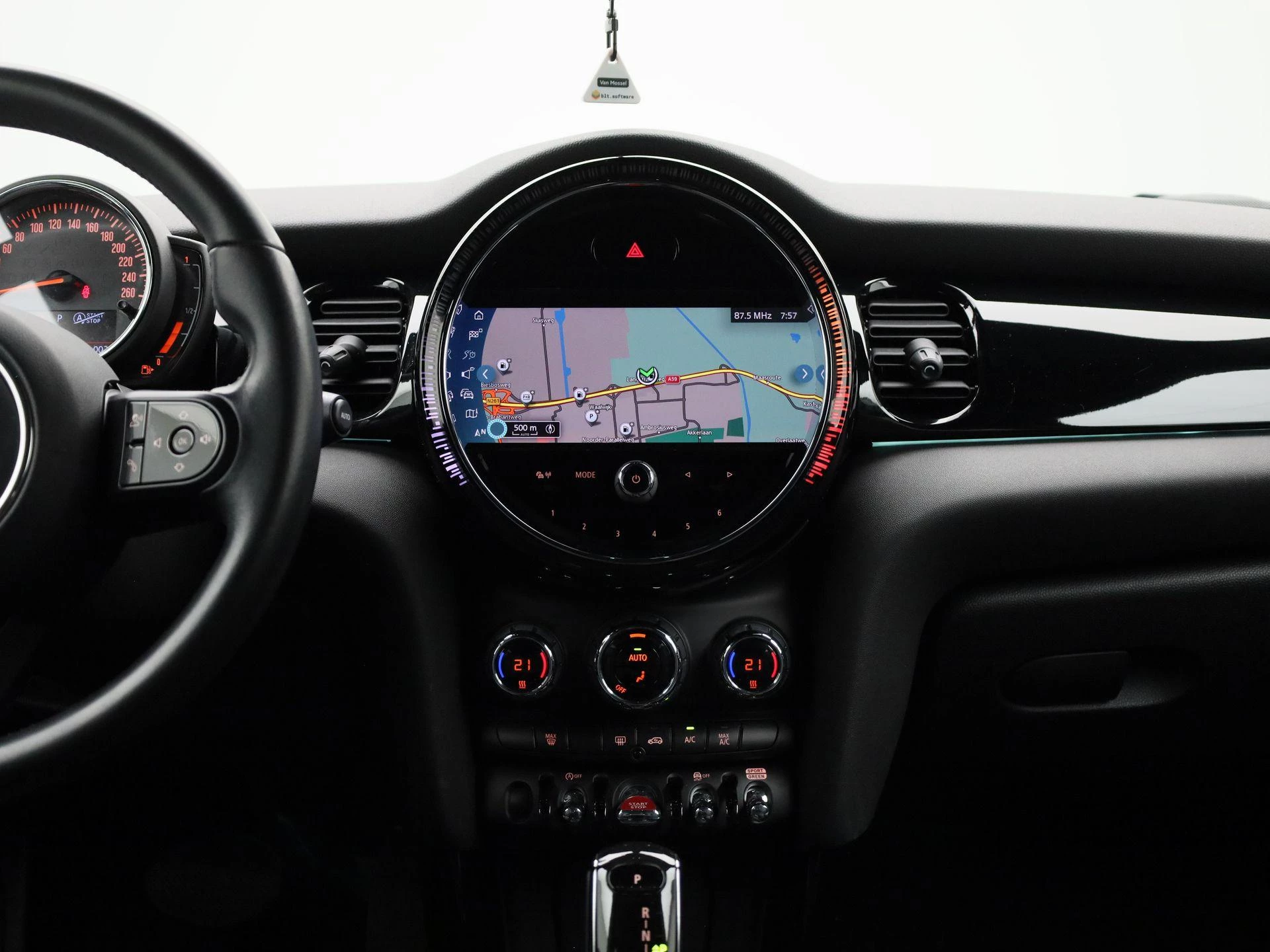 MINI-Cooper-image-8