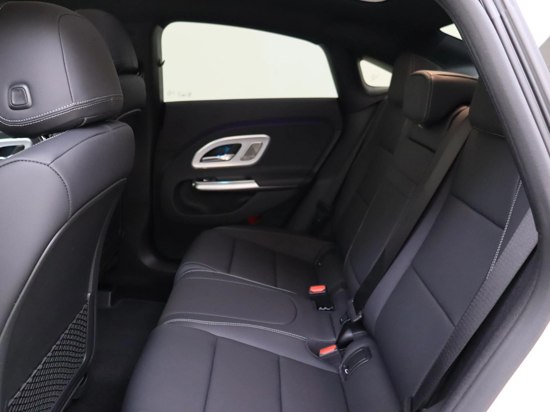 Mercedes-Benz-CLA-image-15