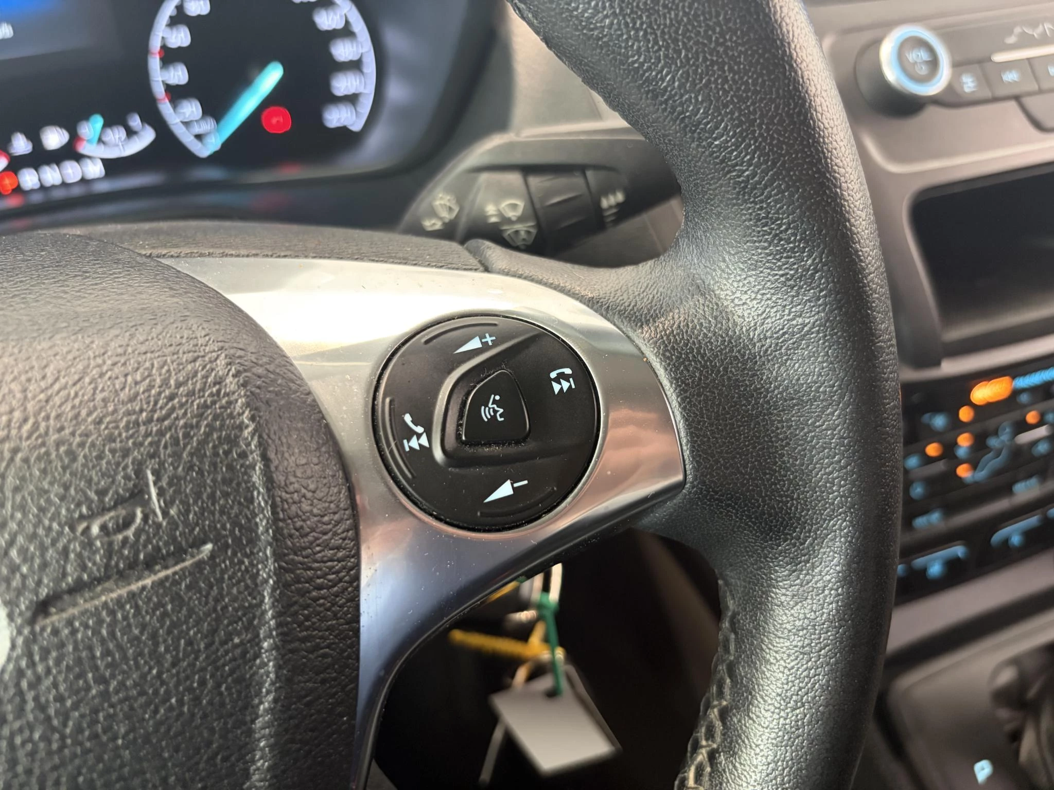 Ford-Transit Connect-image-17