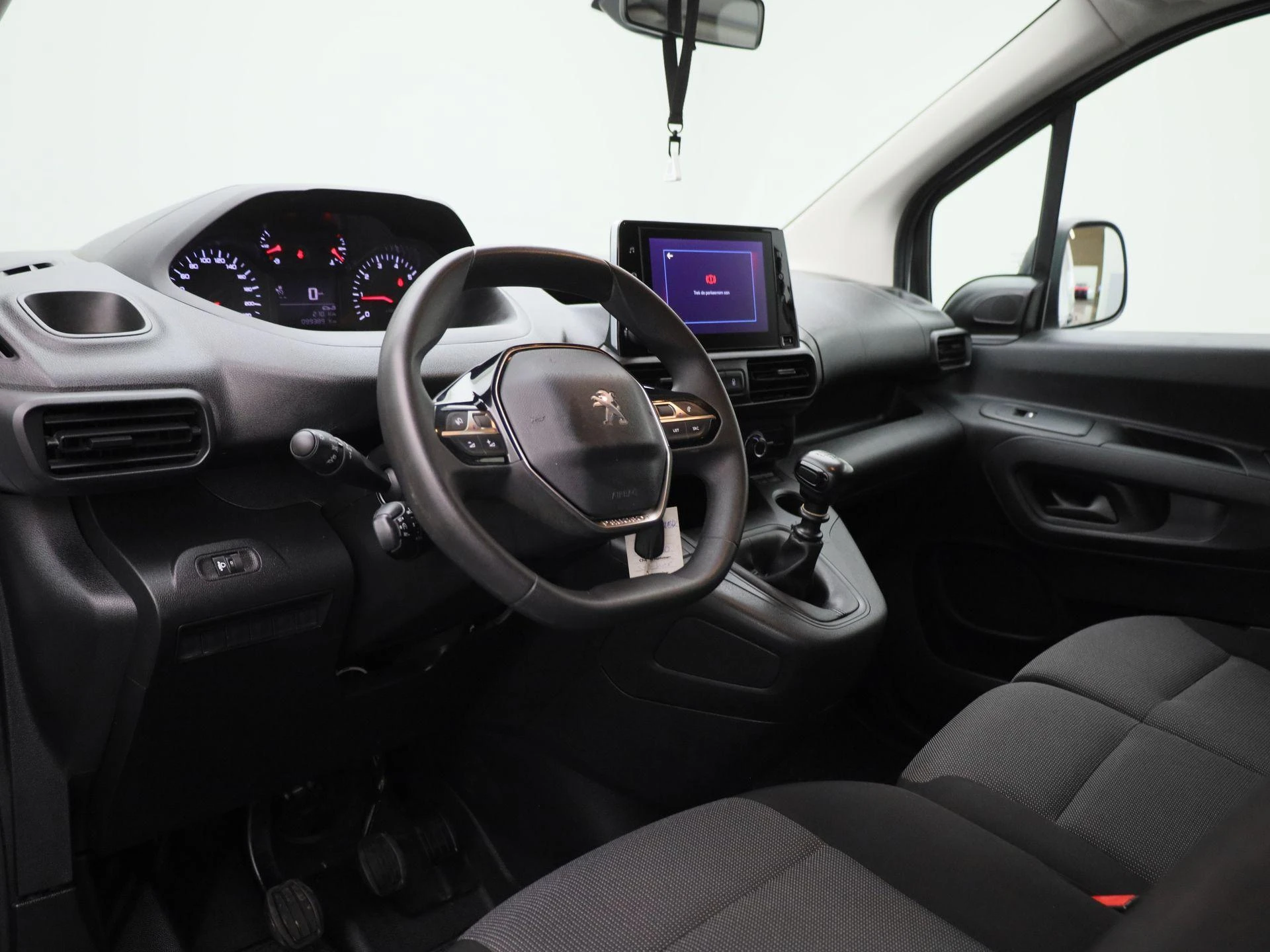 Peugeot-Partner-image-21