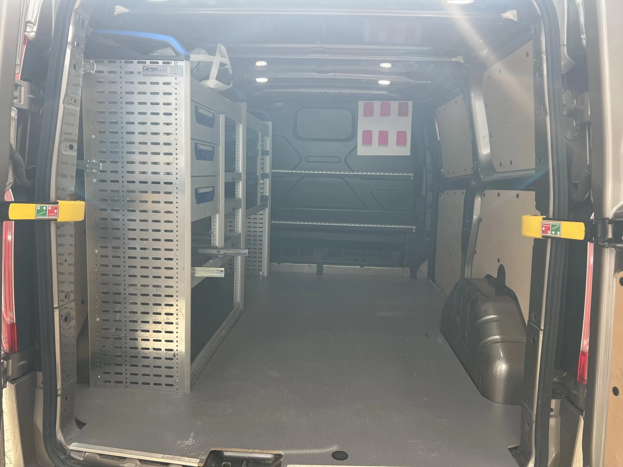 Ford-Transit Custom-image-12