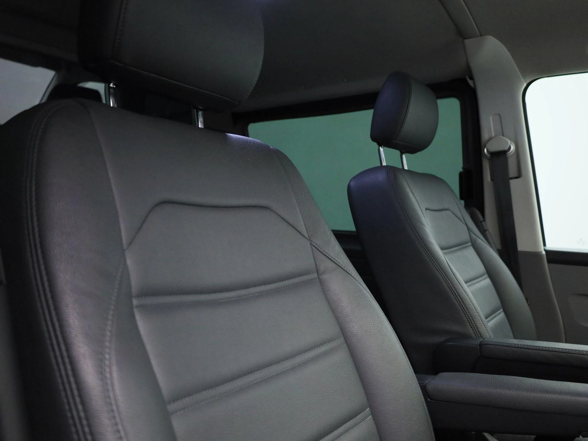 Volkswagen Transporter 2.0 TDI L2H1 Bulli 150PK