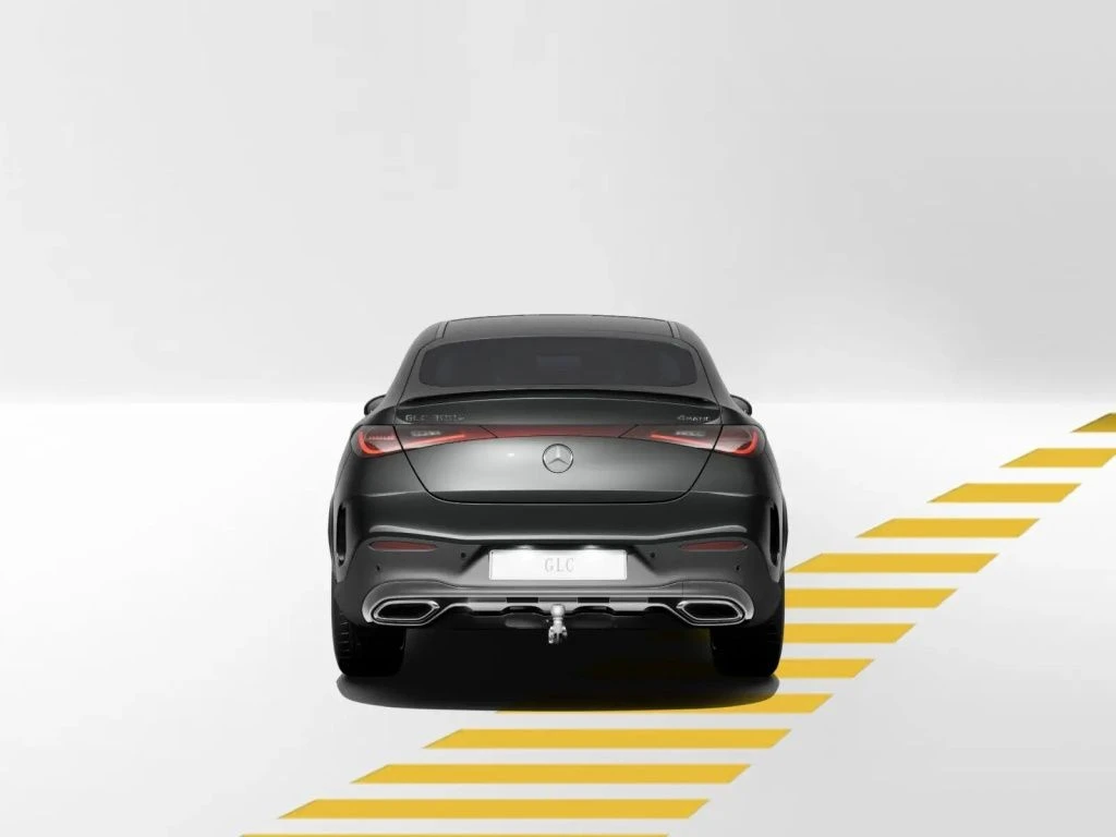 Mercedes-Benz-GLC 300 e-image-5