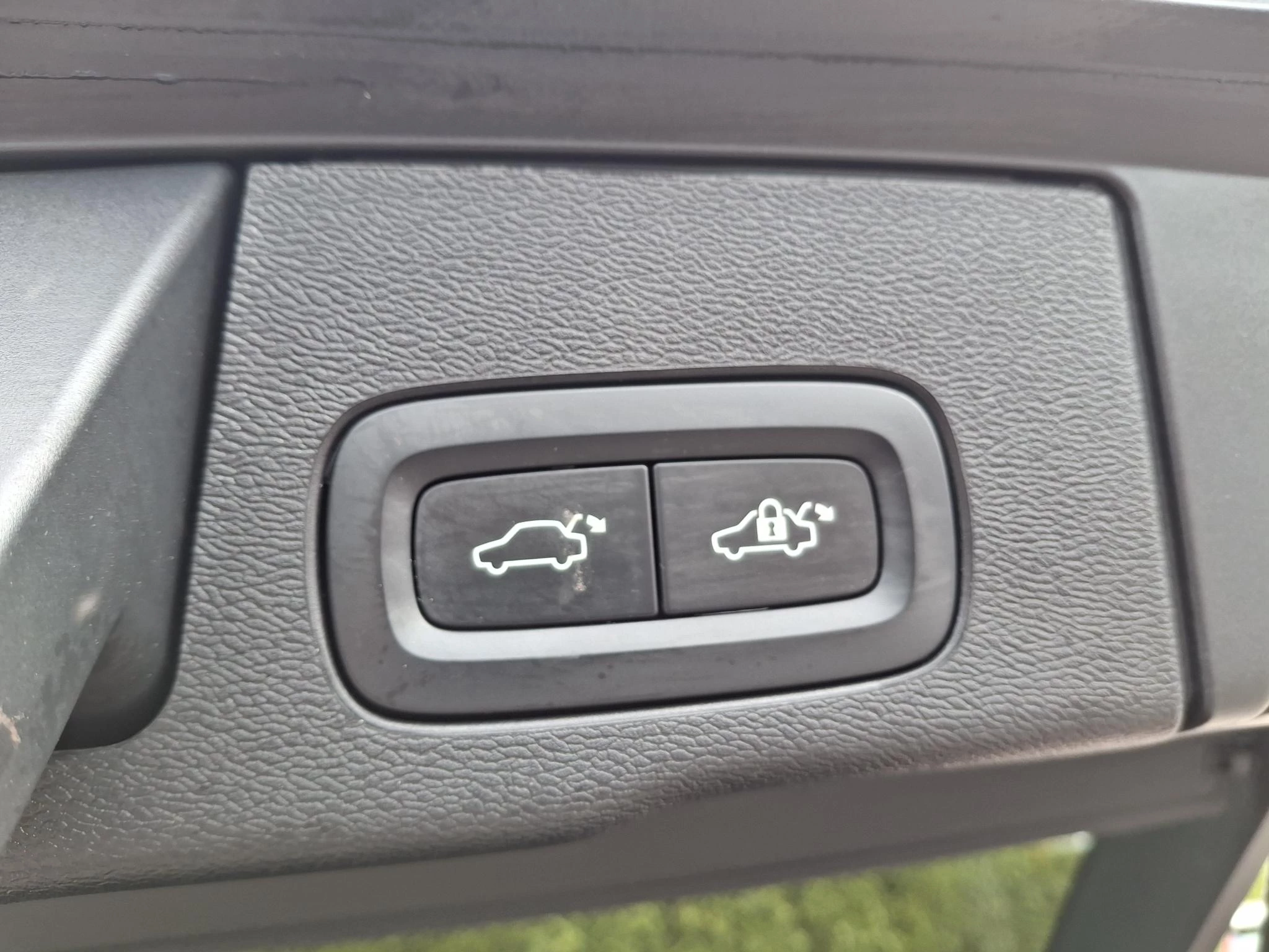 Volvo XC60 T8 Plug-in hybrid AWD Ultimate Dark