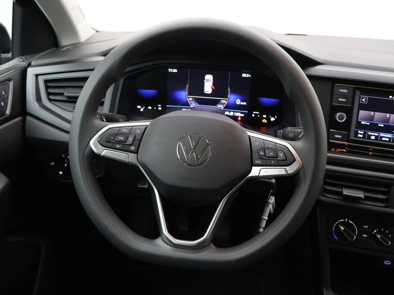 Volkswagen-Polo-image-12