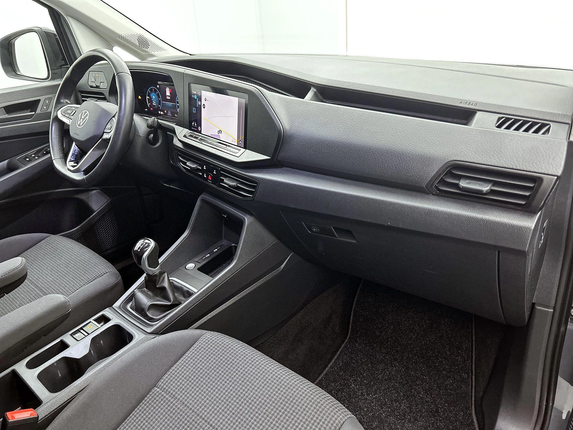 Volkswagen-Caddy-image-12